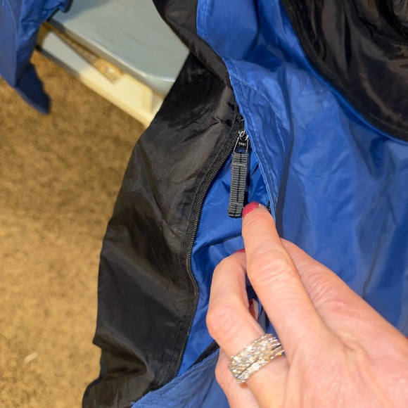 Columbia Black and Blue Sportswear Jacket - Picture 12 of 12